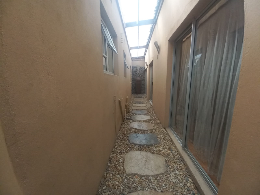 4 Bedroom Property for Sale in Portlands Western Cape